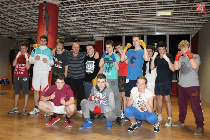 Ilustračný obrázok k článku Mladíci, ktorí vedia rozdávať údery: Novoveskí boxeri oslavujú jubileum, začínali s jedným vrecom