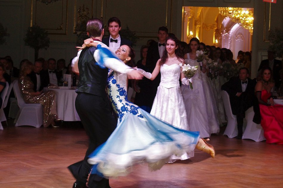 Ilustračný obrázok k článku Plesové obdobie opäť láka: Sledujte, aké plesy sa uskutočnia v Spišskej a okolí