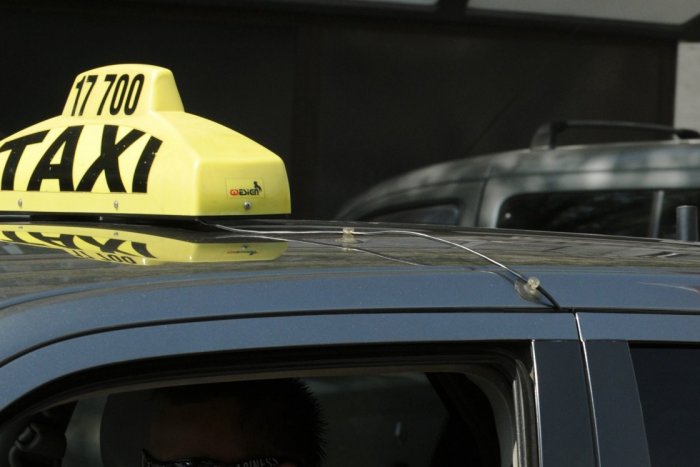Ilustračný obrázok k článku Vodičku taxi služby v Spišskej zastavila polícia: Pod vplyvom drog rozvážala klientov